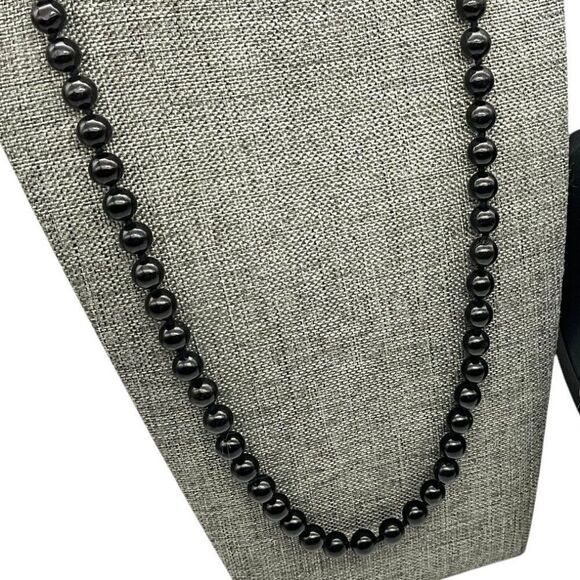 Vintage Strand of Jet Black Stone Beads Knotted in Between  24in - Picture 2 of 5